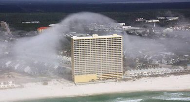 The wave clouds on Florida beach